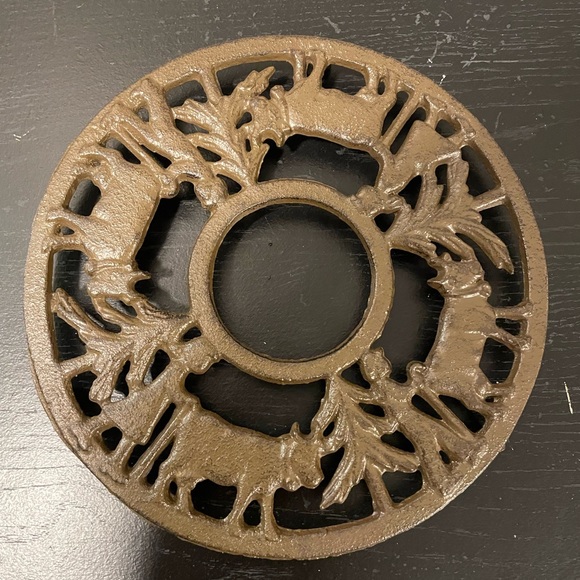 Vintage Cast Iron Trivet with boy and cow and girl with cow. EUC! - Picture 6 of 6